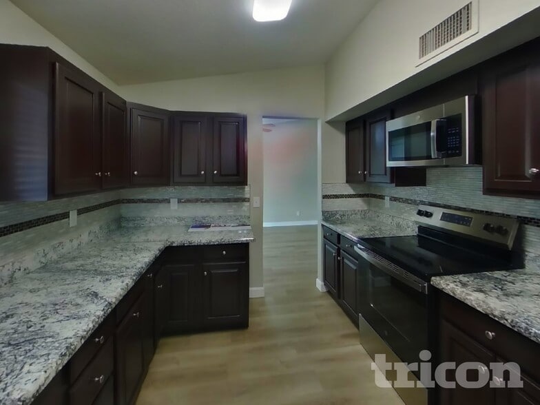 Building Photo - 10221 W Turney Ave