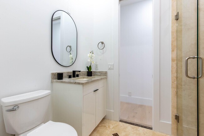 Building Photo - 2443 Players Ct