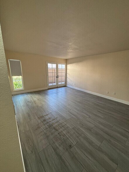 Building Photo - 1727 Melrose Ave