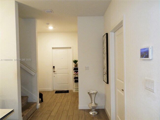 Building Photo - 2363 SE 11th St