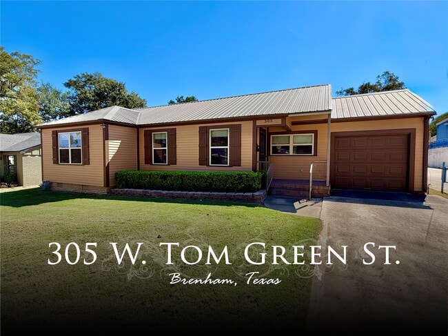 Primary Photo - 305 W Tom Green St