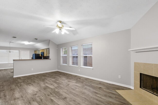 Building Photo - 2434 Montana Blue Dr