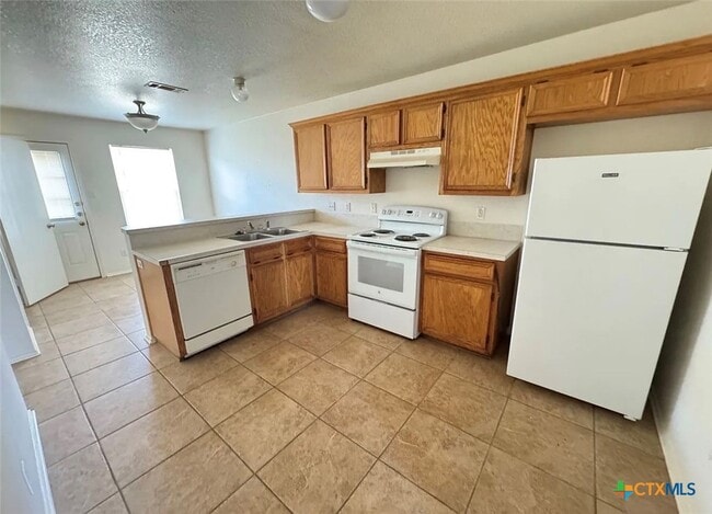 Building Photo - 3404 Zephyr Rd