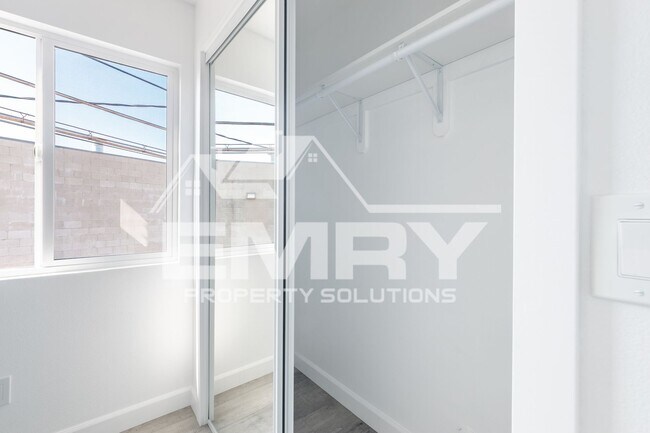 Building Photo - 5228 Repetto Ave