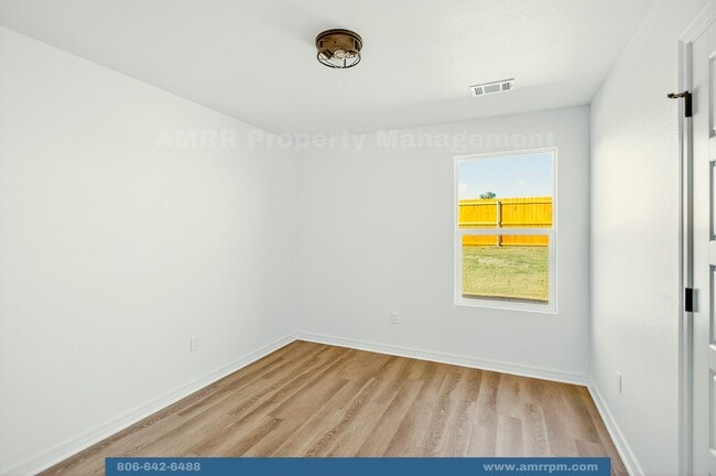 Building Photo - 1316 Sioux Pl