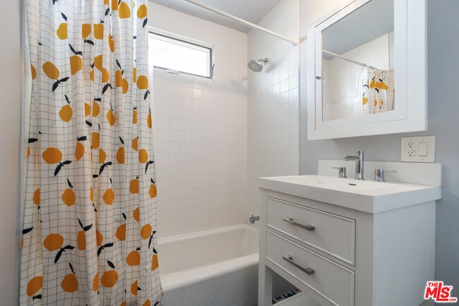 Building Photo - 4031 Camero Ave