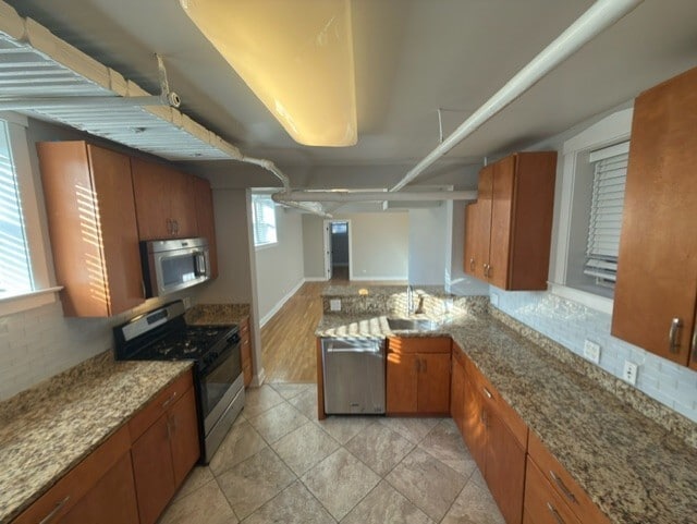 Building Photo - 2147 W Lunt Ave