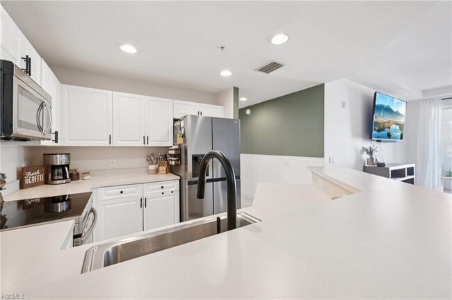Building Photo - 3940 Pomodoro Cir