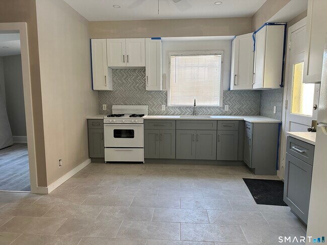 Building Photo - 1537 Chapel St