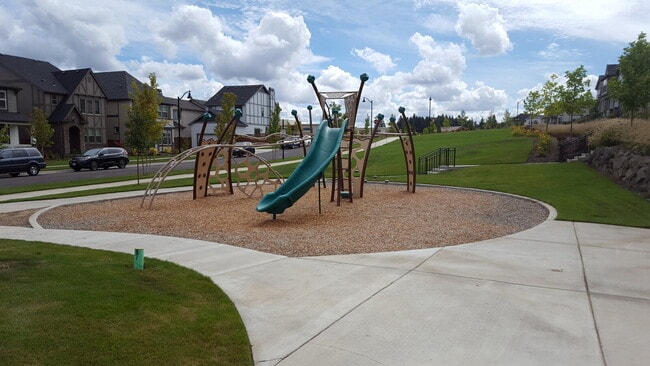 Building Photo - Charming 3-Bed Oasis with 2.5 Baths in Wilsonville - Perfectly Spacious at 1,530 Sq Ft!