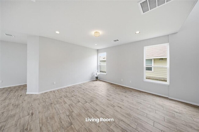 Building Photo - 123 White Dunes Dr