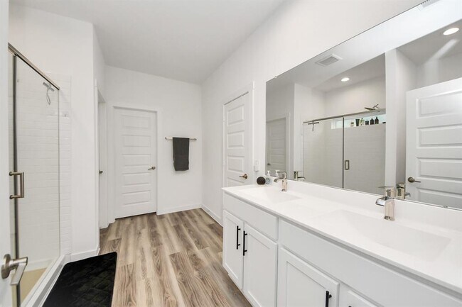 Building Photo - 31515 Avebury Lake Ln