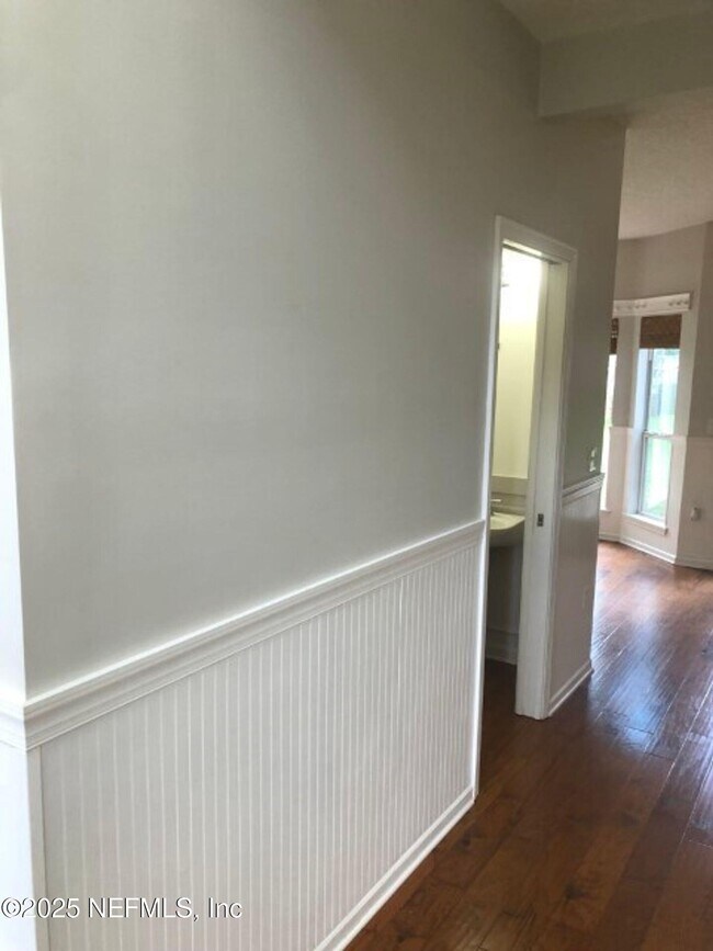 Building Photo - 12887 Dunns View Dr