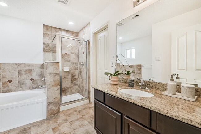 Building Photo - 1822 Don Alejandro