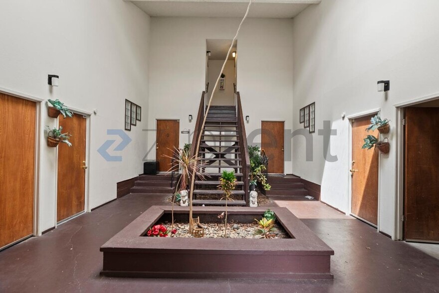 Building Photo - 2837 55th Ave