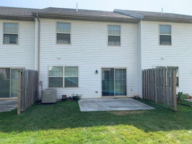 Building Photo - 273 Melbourne Ln