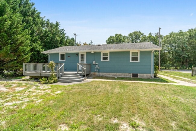 Building Photo - 183 Chestnut Neck Rd