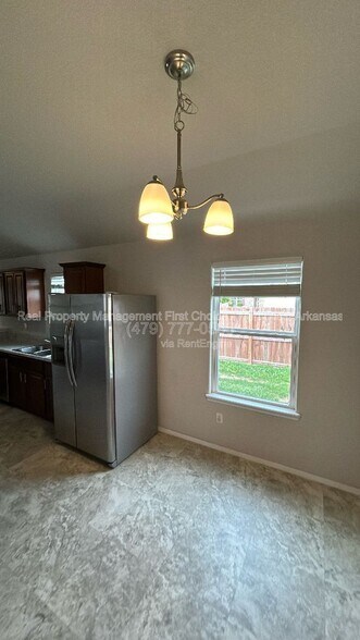 Building Photo - 4408 SW Gallatine Ave