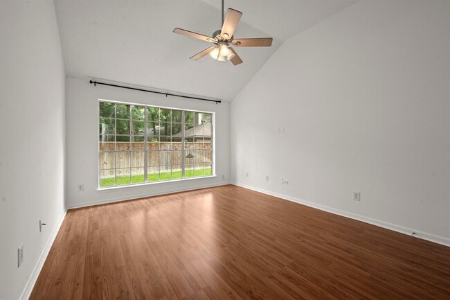 Building Photo - 6 E Stony Bridge Cir