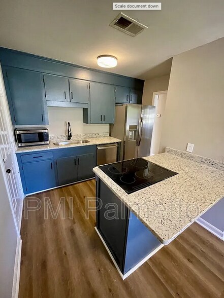 Building Photo - 3730 Hickory St