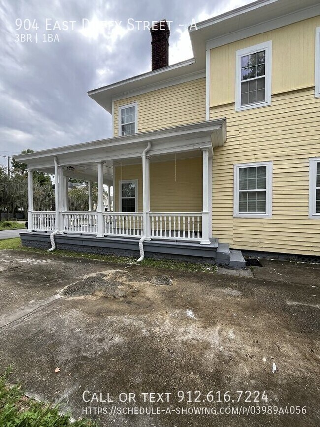 Building Photo - 904 E Duffy St