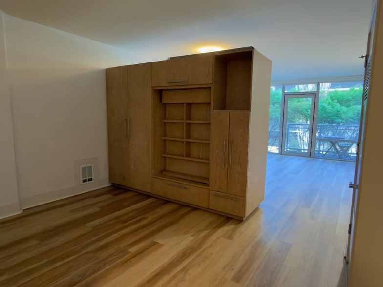 Building Photo - 2911 2nd Ave