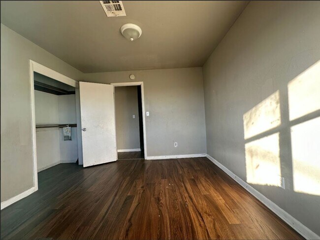 Building Photo - Beautiful 4-Bedroom Home Available!