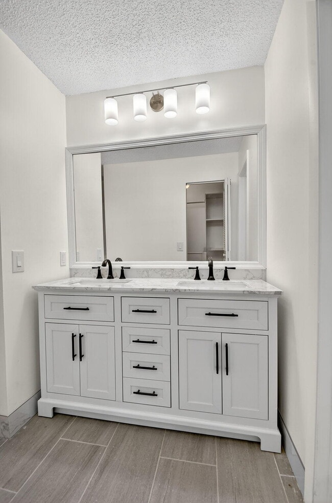 Building Photo - 270 Beaver Dam Ct