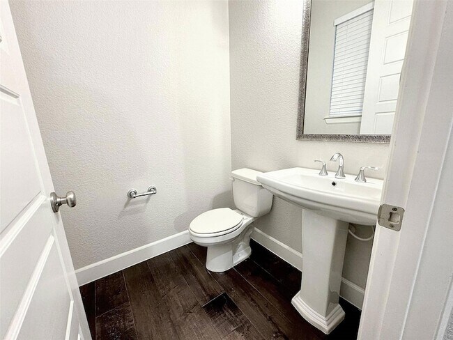 Building Photo - 1367 Branchwood Pl