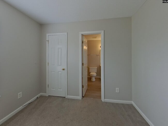 Building Photo - 381 Valley Heights Ln