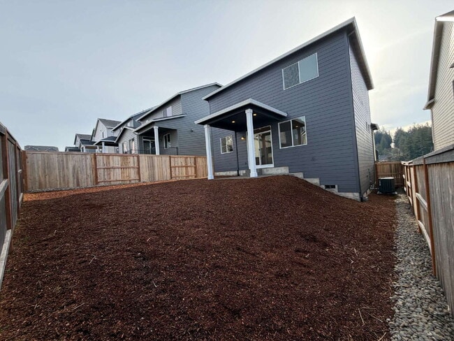 Building Photo - Brand New Estacada 3 bed/2 1/2 bath Home!