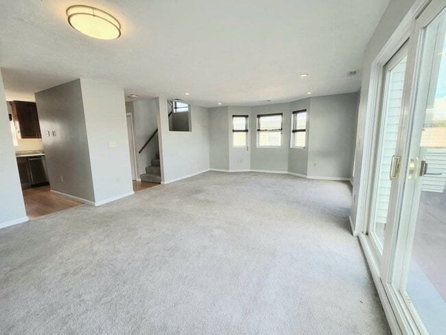Building Photo - 391 Hyde Park Ave