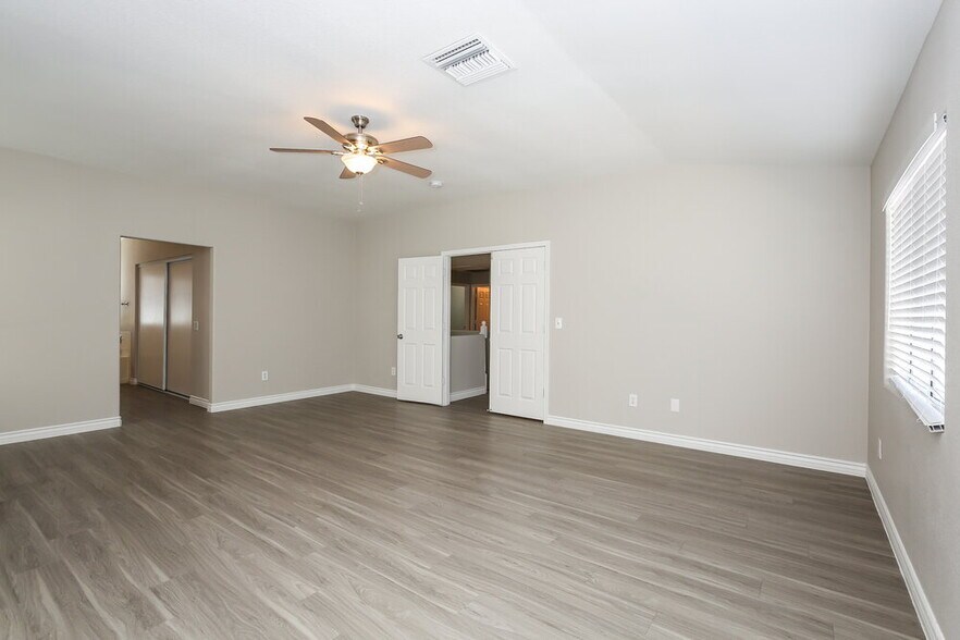 Building Photo - 6516 Plum Orchard Cir