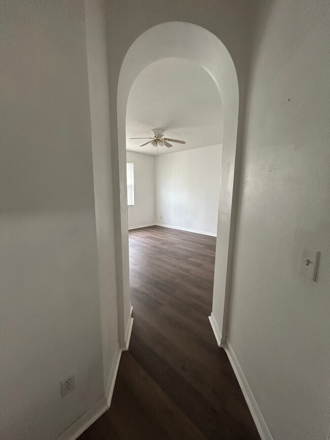 Building Photo - 1752 Cambridge Village Ct