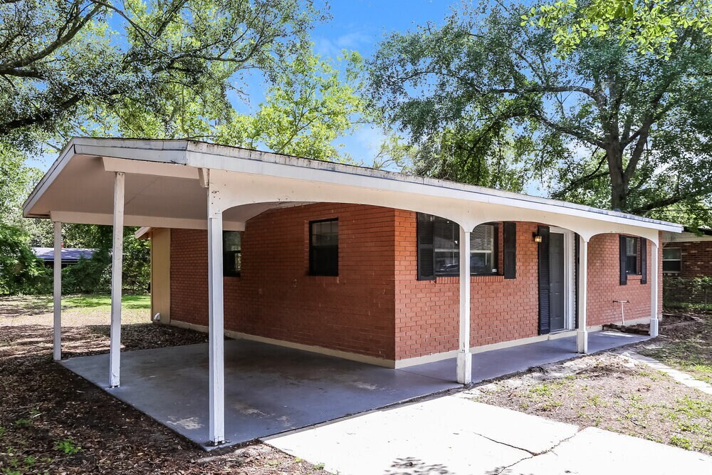 Building Photo - 7233 Eudine Dr S
