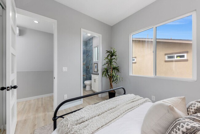 Building Photo - Brand-New Luxury 2-Bedroom 2-Bathroom Home