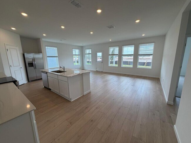 Building Photo - 4371 Vibernum Ave