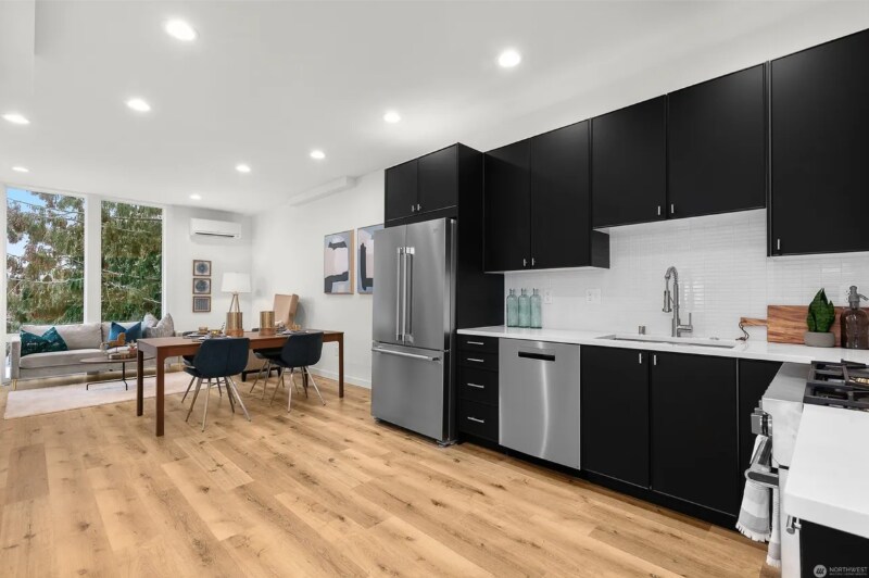 Building Photo - 9429B 18th Ave SW