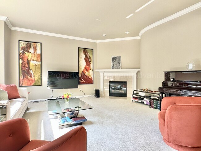Building Photo - Spacious 4-Bed Colonial in Troy’s Stone Ha...