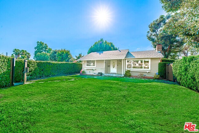 Primary Photo - 5353 Don Pio Dr