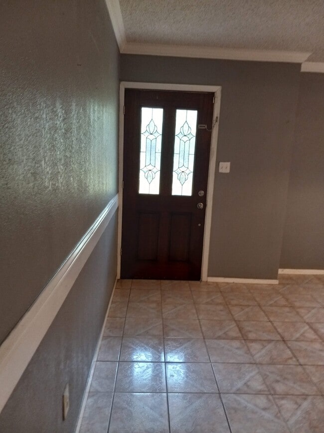 Building Photo - 16900 Wellborne Rd