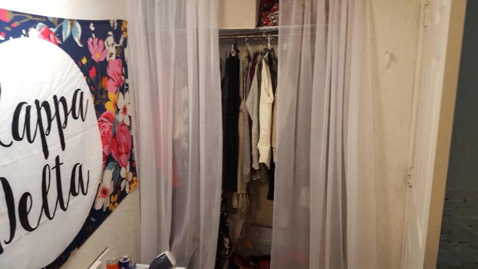 Building Photo - 3453 Ward St