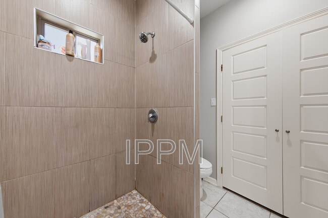 Building Photo - 24068 Westfield Dr