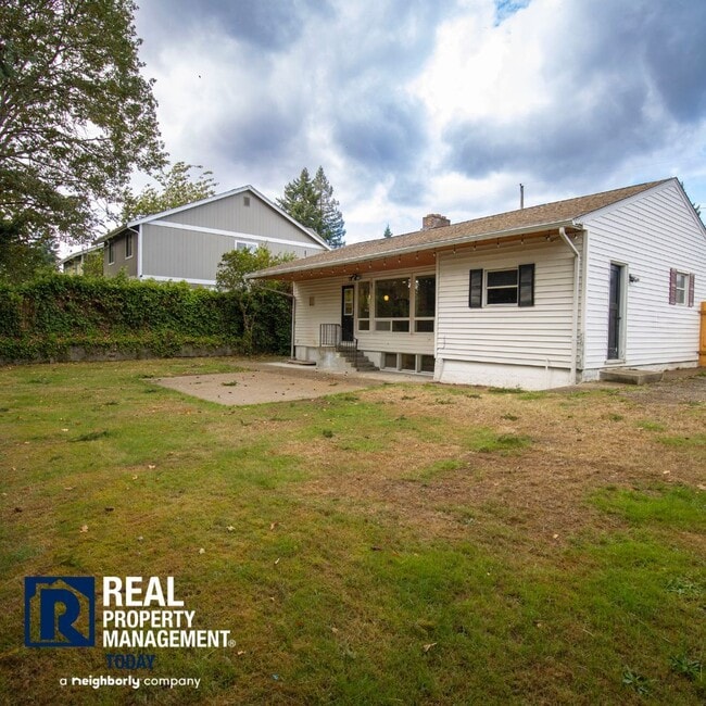 Building Photo - Charming 3 Bedroom Move In Ready!