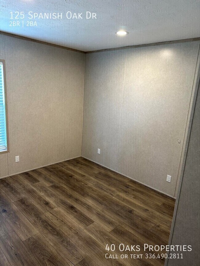 Building Photo - 125 Spanish Oak Dr