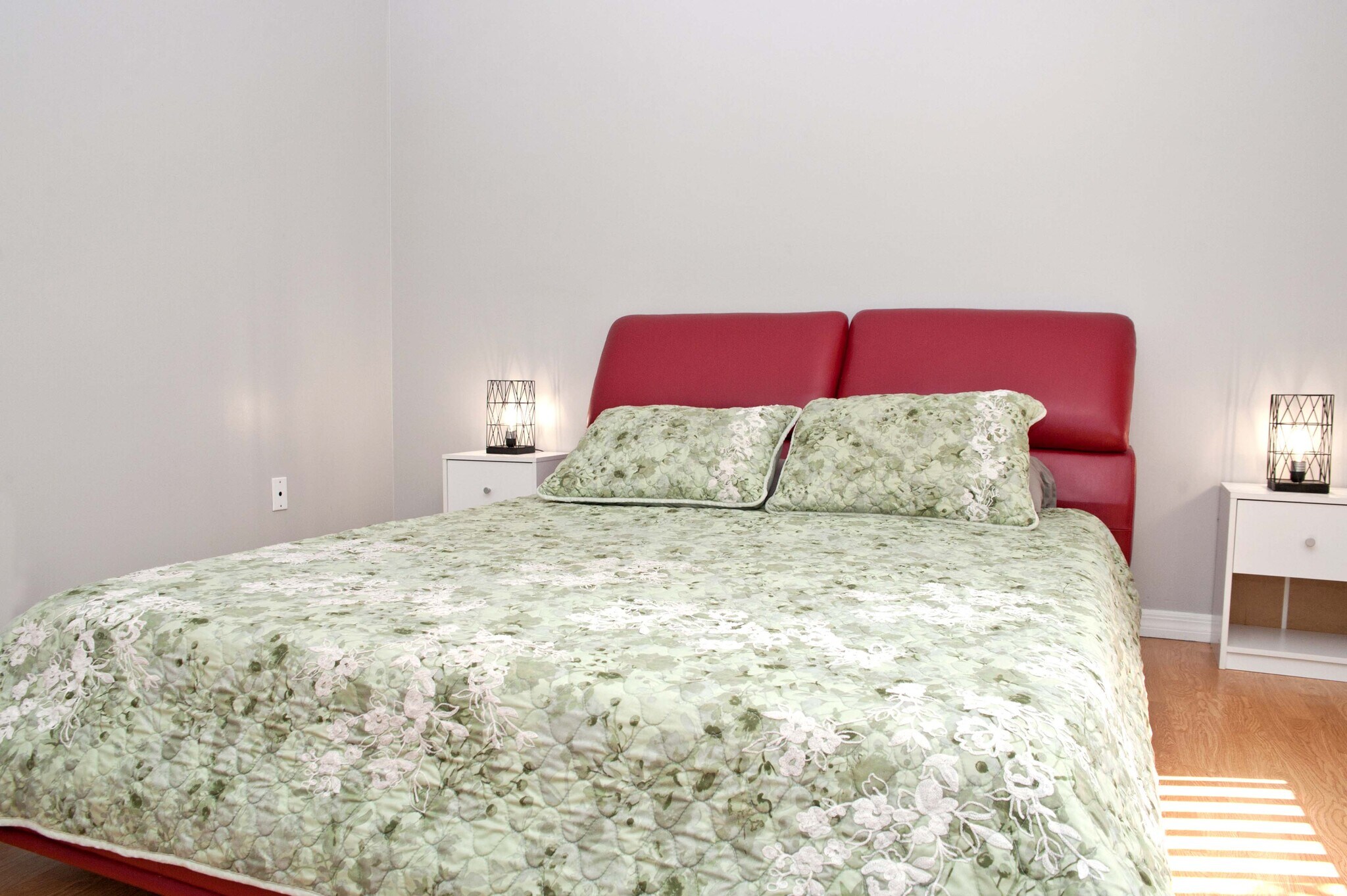 Building Photo - 722 SE Thanksgiving Ave