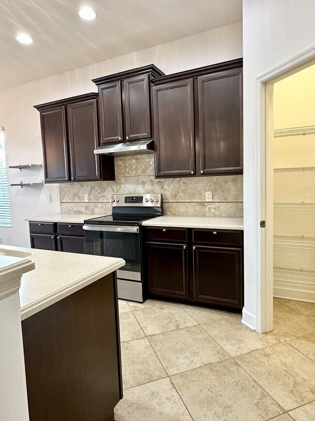 Building Photo - 6157 Castleton Hollow Rd