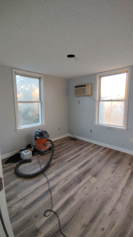 Building Photo - 1000 Main Ave