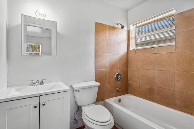 Building Photo - 279 SW 1st St