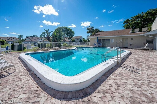 Building Photo - 402 Bristle Cone Ln